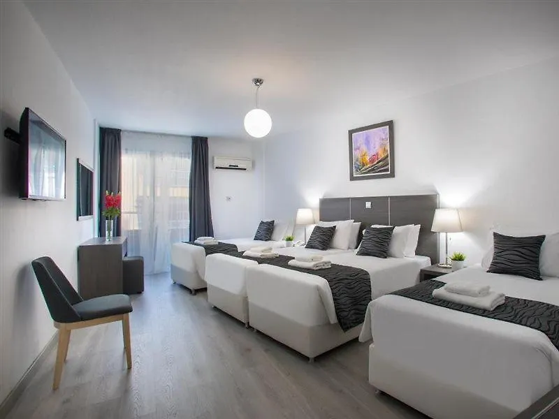 Aparthotel Blazer Residence Larnaca