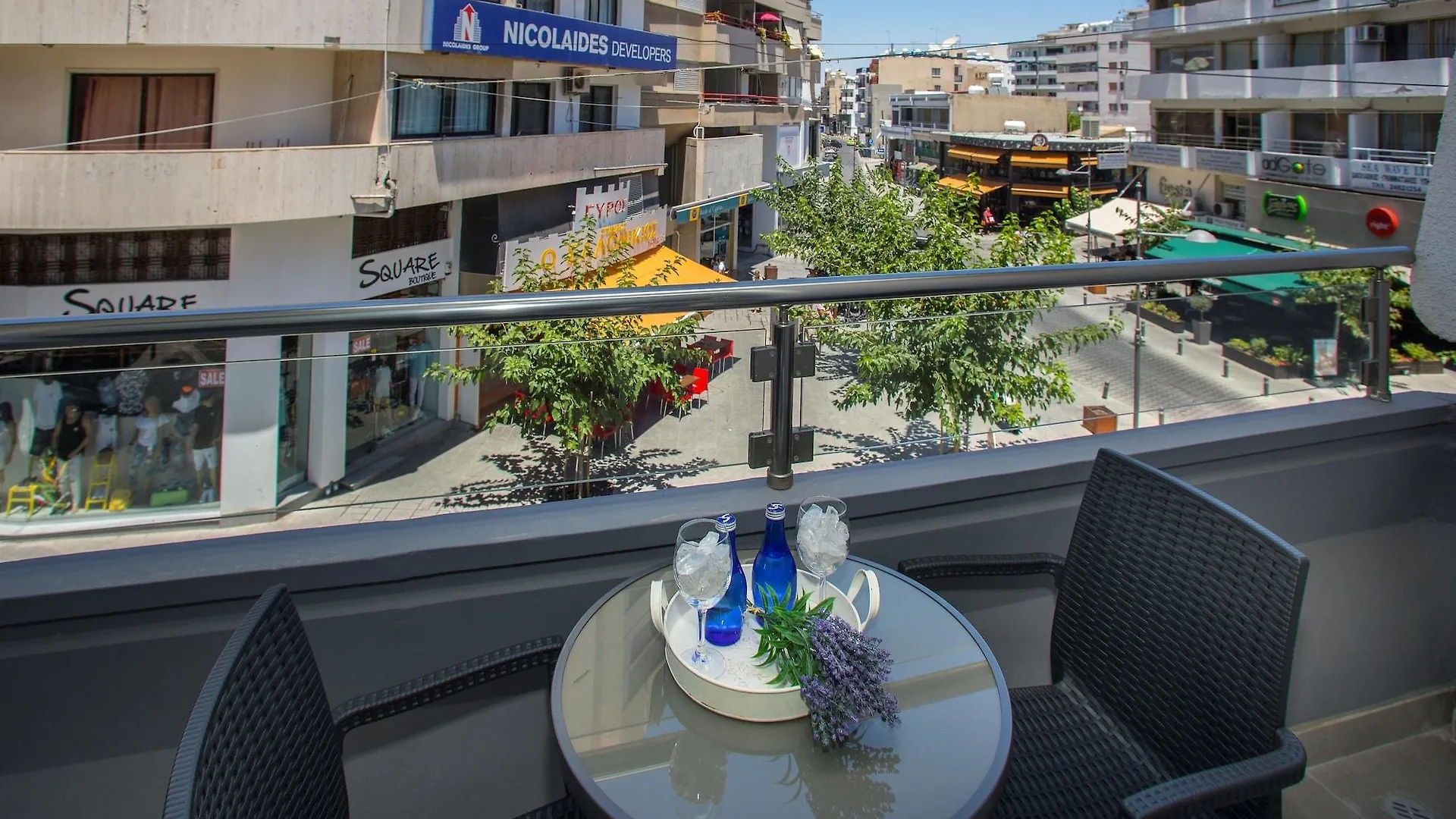 Aparthotel Blazer Residence Larnaca