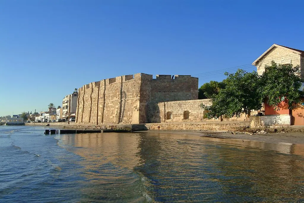 Blazer Residence Larnaca 2*,