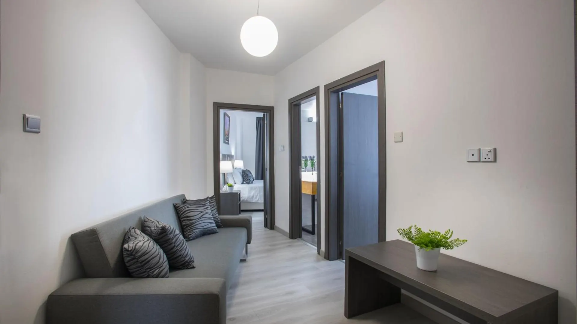 Blazer Residence Larnaca Aparthotel