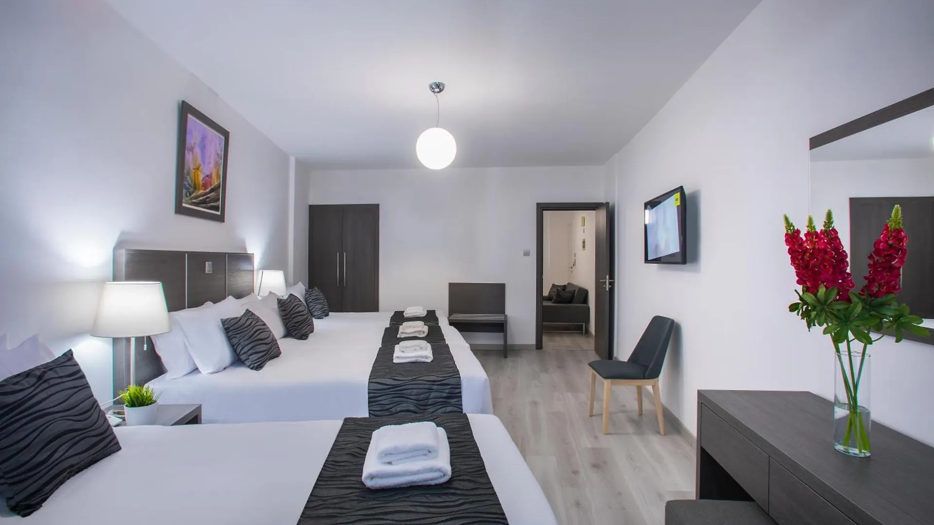 Blazer Residence Larnaca Aparthotel