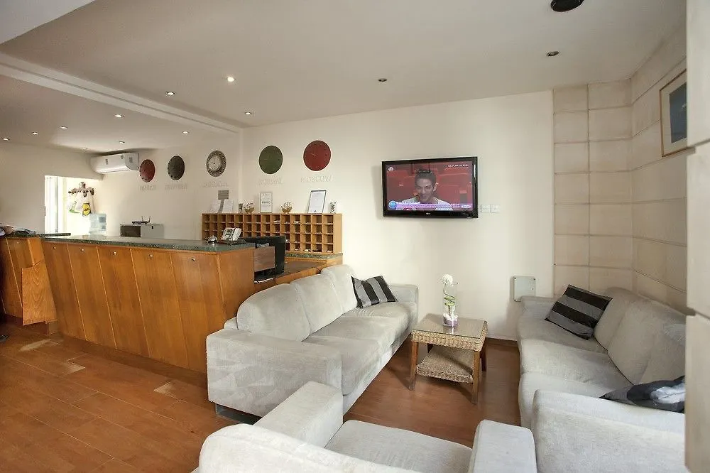** Aparthotel Blazer Residence Larnaca Cyprus